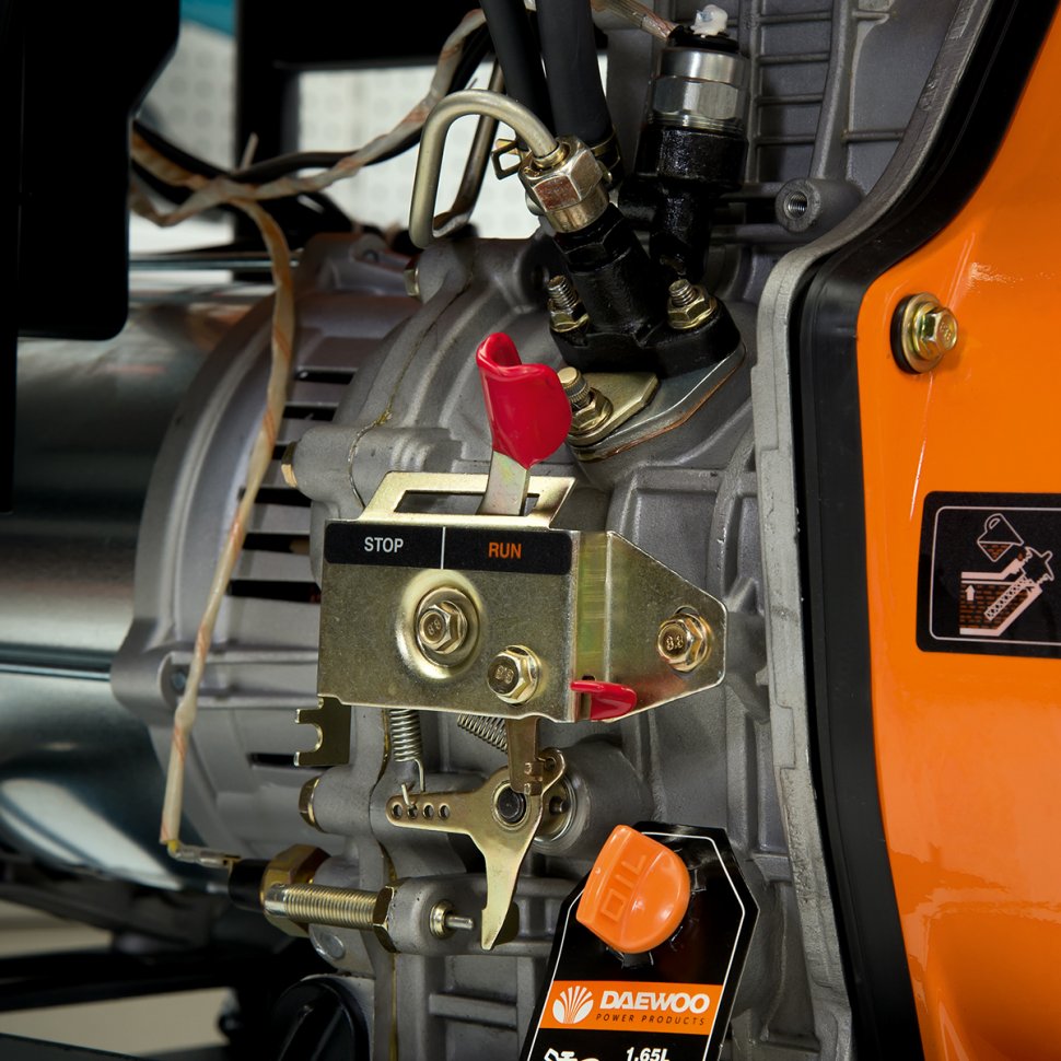 Дизельный электрогенератор Daewoo Power Products DDAE 9000DXE-3